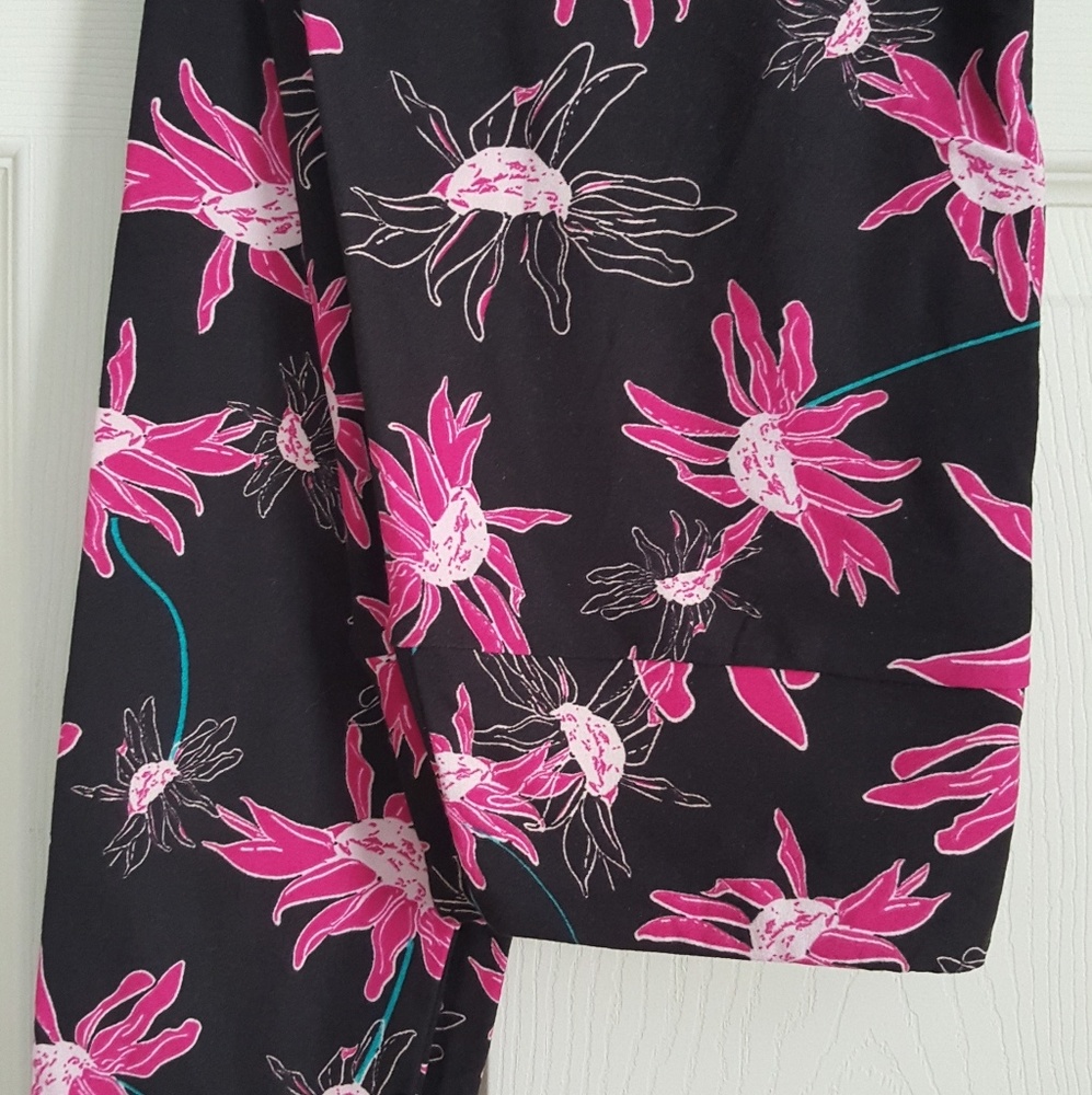 NEW Lularoe OS Pink flower leggings